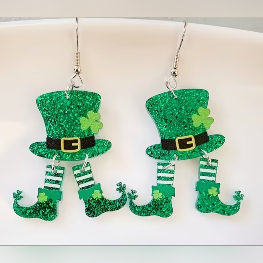 St. Patrick’s Day Glitter Leprechaun Hat & Boots Dangle Earrings